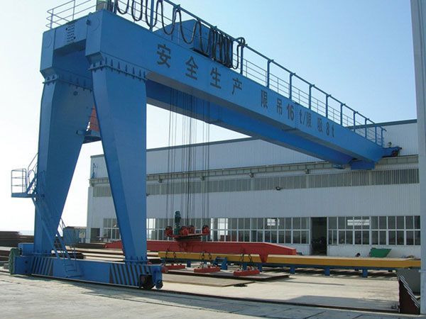 BMG雙梁半門式起重機(jī)